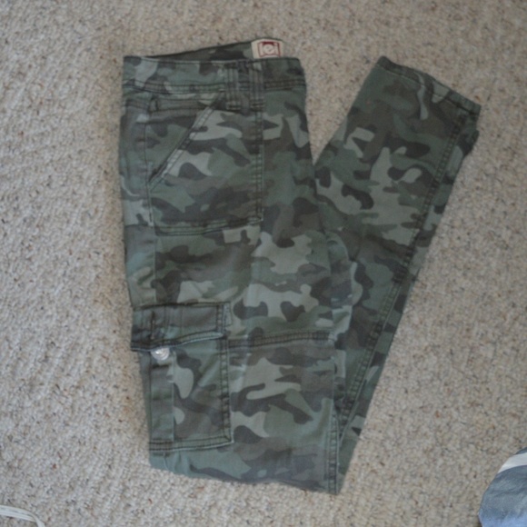 l.e.i Pants - Camo Cargo Pants skinny jean
